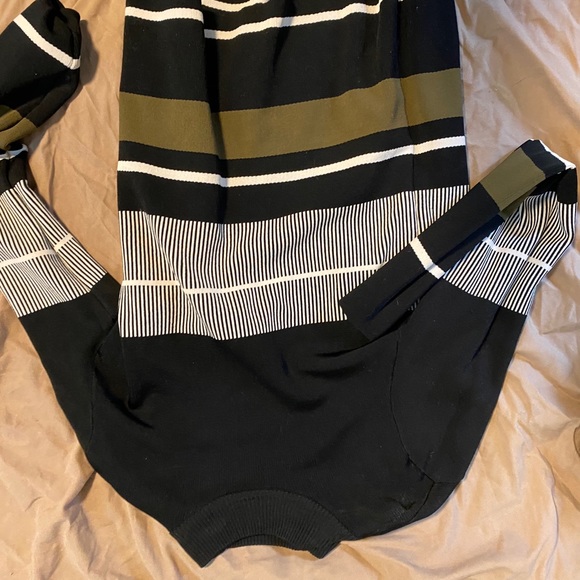 Weekday High Neck Top - Picture 3 of 3